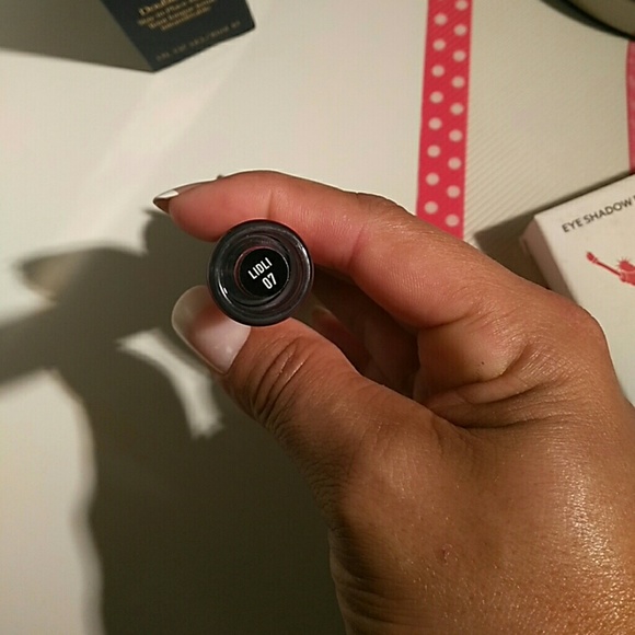 💲3×$18💲Nyx lingerie eye tint - Picture 2 of 4